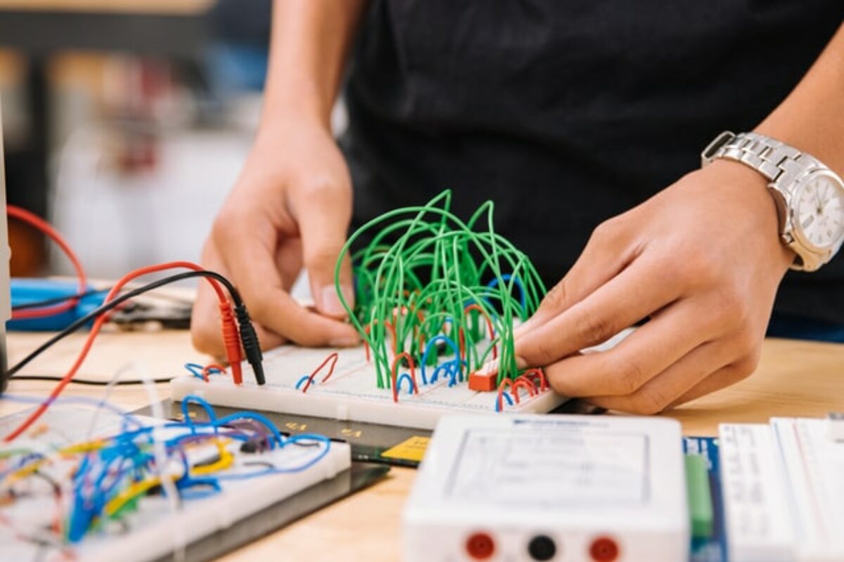 25 Spectacular STEM Scholarships for 2021