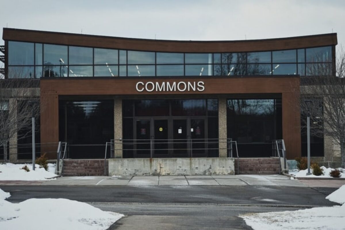 How to transfer from a community college to a four-year university (and use your credits!) – complete with a suggested  transfer student timeline