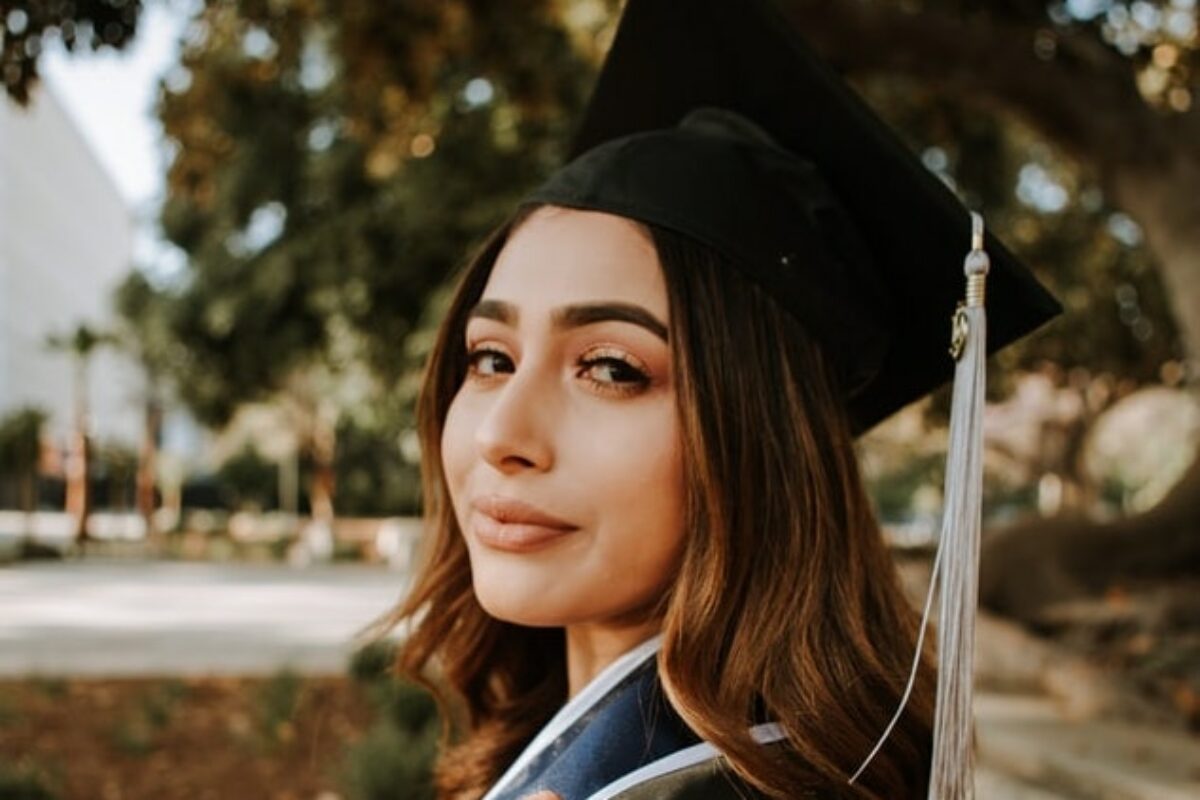 40 Scholarships For Hispanics and Latinos in 2023: The Ultimate List