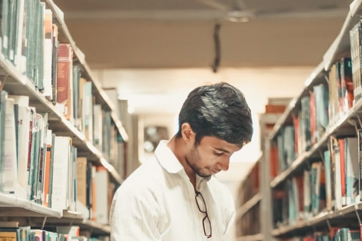 26 Graduate School Scholarships for All Types of Students