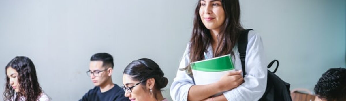 25 Helpful Scholarships for Transfer Students for 2021